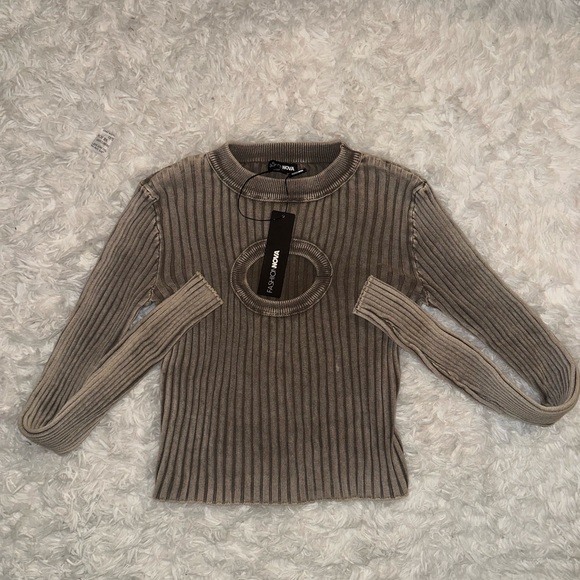Grey washed sweater with cut out - Picture 2 of 4